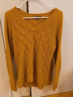 89th & Madison Women's V-Neck Cable Knit Sweater - Mustard Yellow